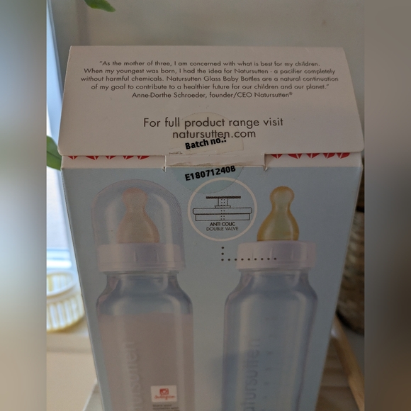 2 Natursutten glass bottles and pack of extra nipples - Picture 2 of 5